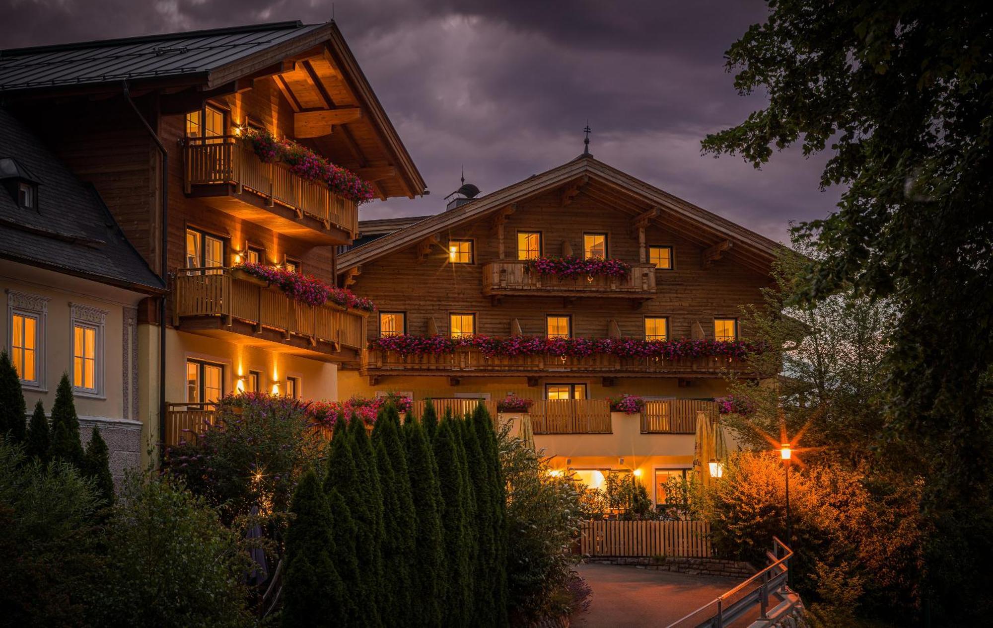 Landhotel Kirchenwirt Unken Exterior foto